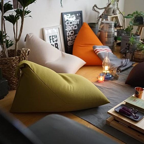 Bikin Cantik Dan Nyaman! Intip Ide Pemilihan Bean Bag di Ruang Keluarga